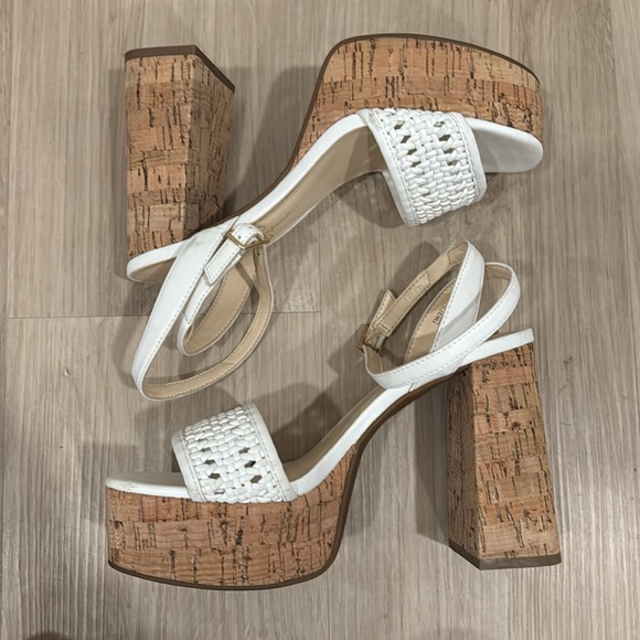 Jessica Simpson White/Cork Wedges size 7.5 - Picture 2 of 3